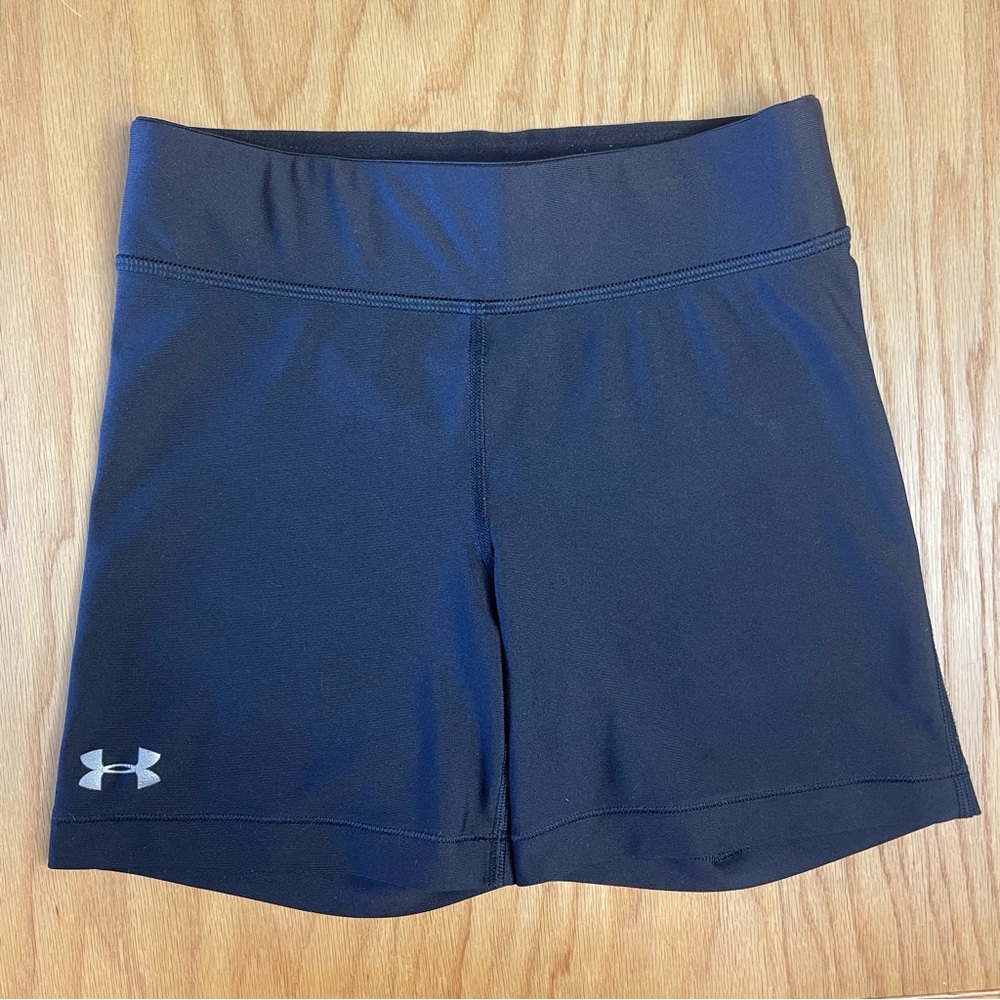 Women’s Under Armour black compression shorts size Small